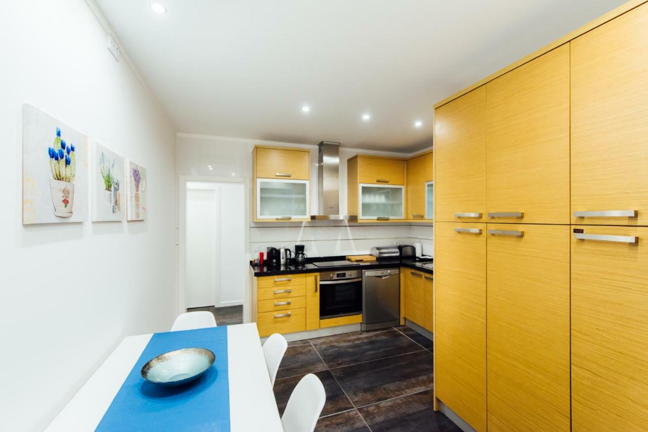 T4 Luis Apartment Nazare Bagian luar foto